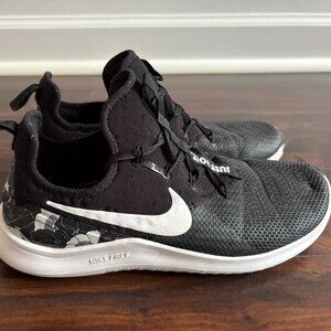 Size 8.5 NIKE FREE RN 2018 Mid- "Just Do It" / Floral Colorway